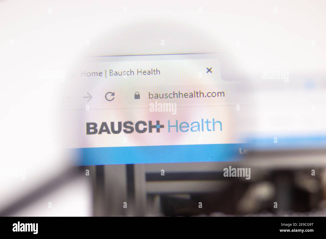 Los Angeles, USA - 1. Februar 2021: Bausch Health Webseite. BauschHealth.com Logo auf dem Display, illustrative Editorial Stockfoto