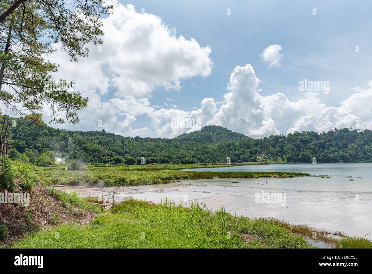 Tondano Lake, Mount Mahawu, Minahasa Region, Danau Linow, Sulawesi, Indionesien Stockfoto