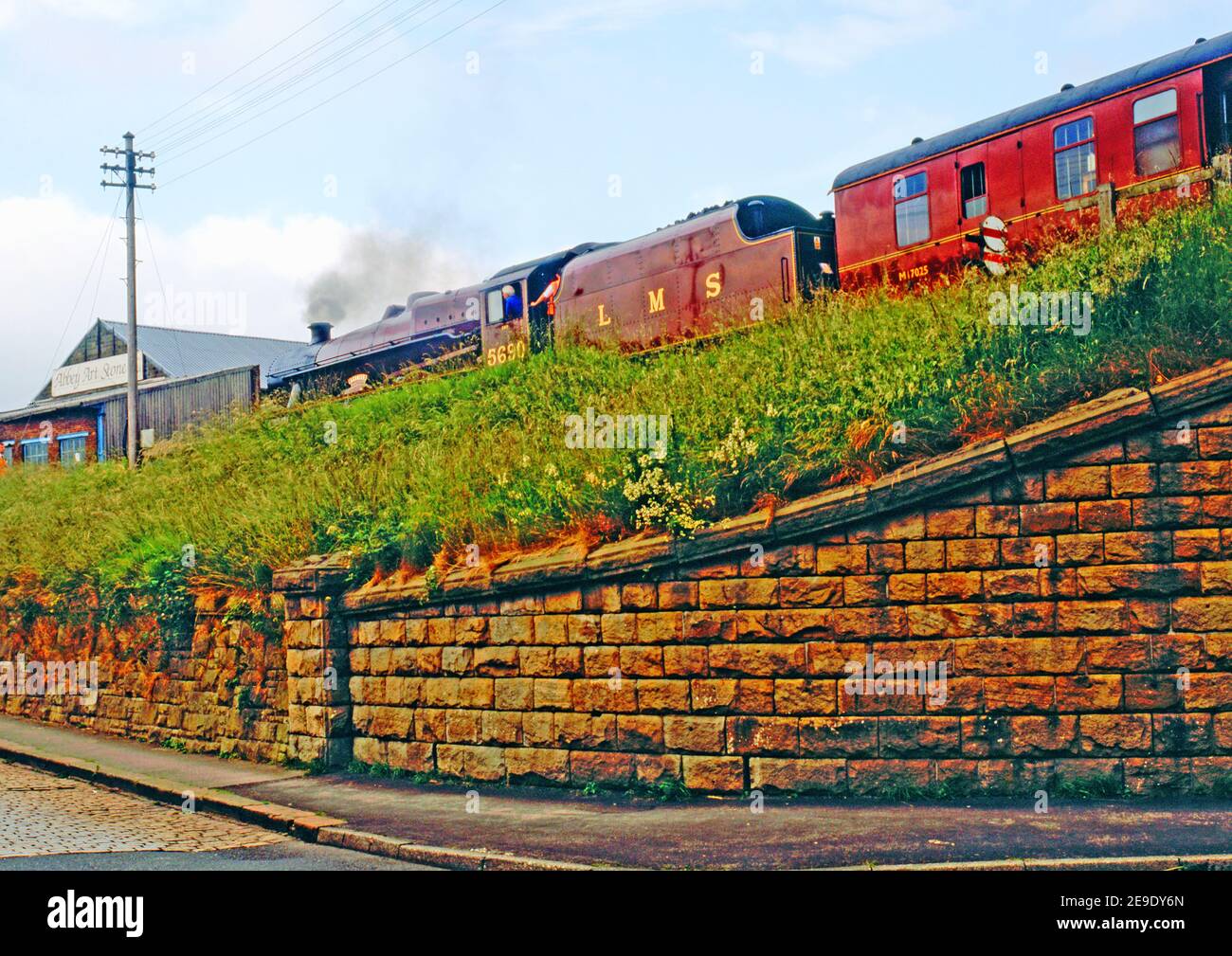 Jubilee No 5690 Leander in Keighley auf Keighley und Worth Valley Railway, England Stockfoto