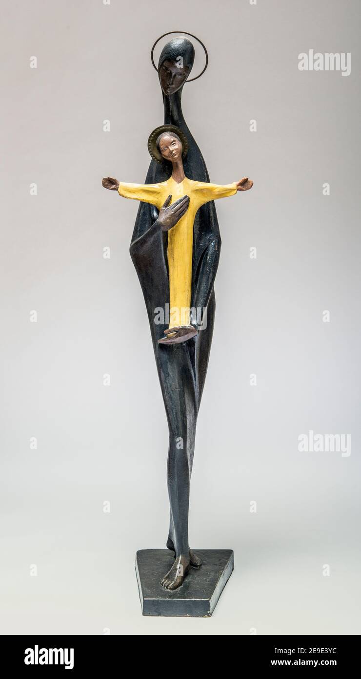 Jungfrau Maria mit Kind, Patina-Gipskulptur 1954 des französischen Bildhauers Jean Henninger Stockfoto