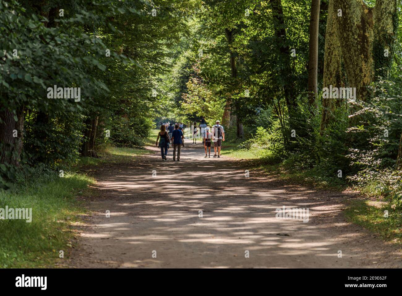 Menschen zu Fuß in Castle Park von Vizille Stockfoto