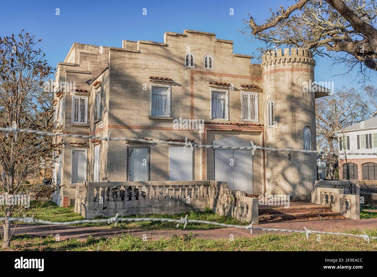 Castle Sherman, verlassene Villa erbaut 1921, Pass Christian, Mississippi. Stockfoto