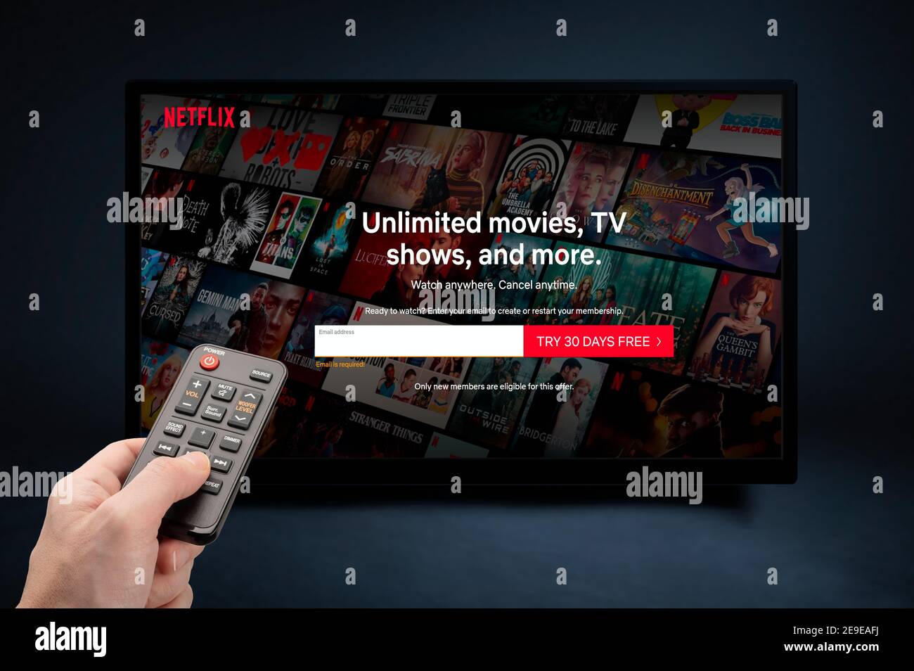 USA, NEW YORK 2. Februar 2021: NETFLIX Schnittstelle von Video-Distribution-Service. Abonnementdienst. Netflix ist ein weltweit bekannter Anbieter von stre Stockfoto