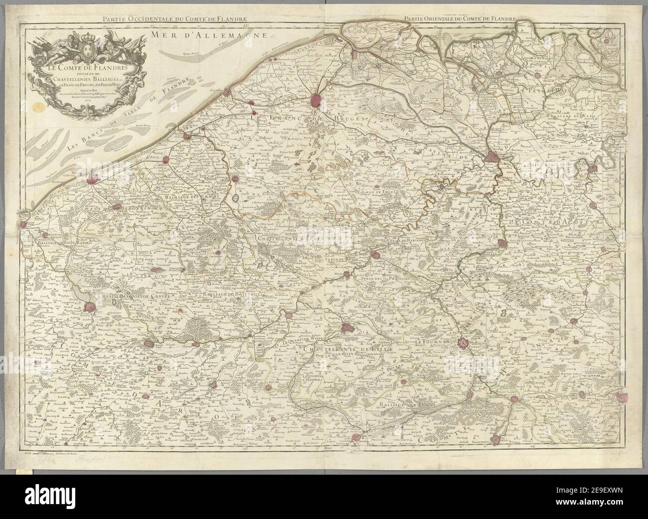 LE COMTEÃÅ DE FLANDRES DIVISEÃÅ EN SES CHASTELLENIES, BALLIAGES, &C. LE FRANC DE BRUGES et LE PAYS DE WAES Autor Jaillot, Alexis Hubert 104,20.a,2 tab. Ort der Veröffentlichung: [Paris?] Verlag: [Herausgeber nicht identifiziert] Erscheinungsdatum: [1709] Artikeltyp: 1 Karte Medium: Handkolorierter Kupferstich, gedruckt auf zwei Blättern Maße: 70,2 x 100,5 cm ehemaliger Besitzer: George III, King of Great Britain, 1738-1820 Stockfoto