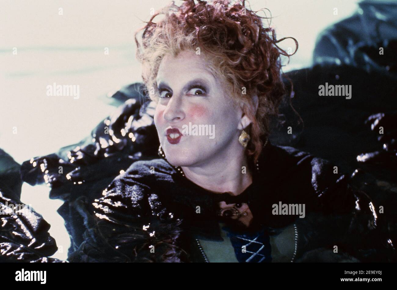 Bette Midler, 'Hocus Pocus' (1993) Walt Disney Company / Aktenzeichen #  34082-461THA Stockfotografie - Alamy