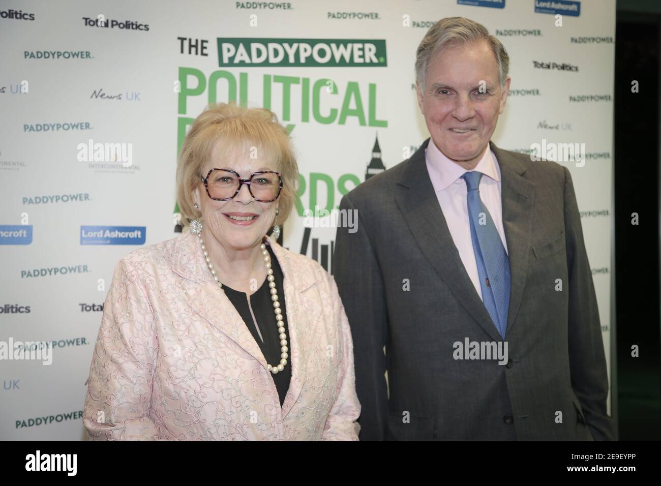 Jonathan Aitken und seine Frau bei der Paddy Power Political Book Awards 2014 im BFI IMAX Center Stockfoto