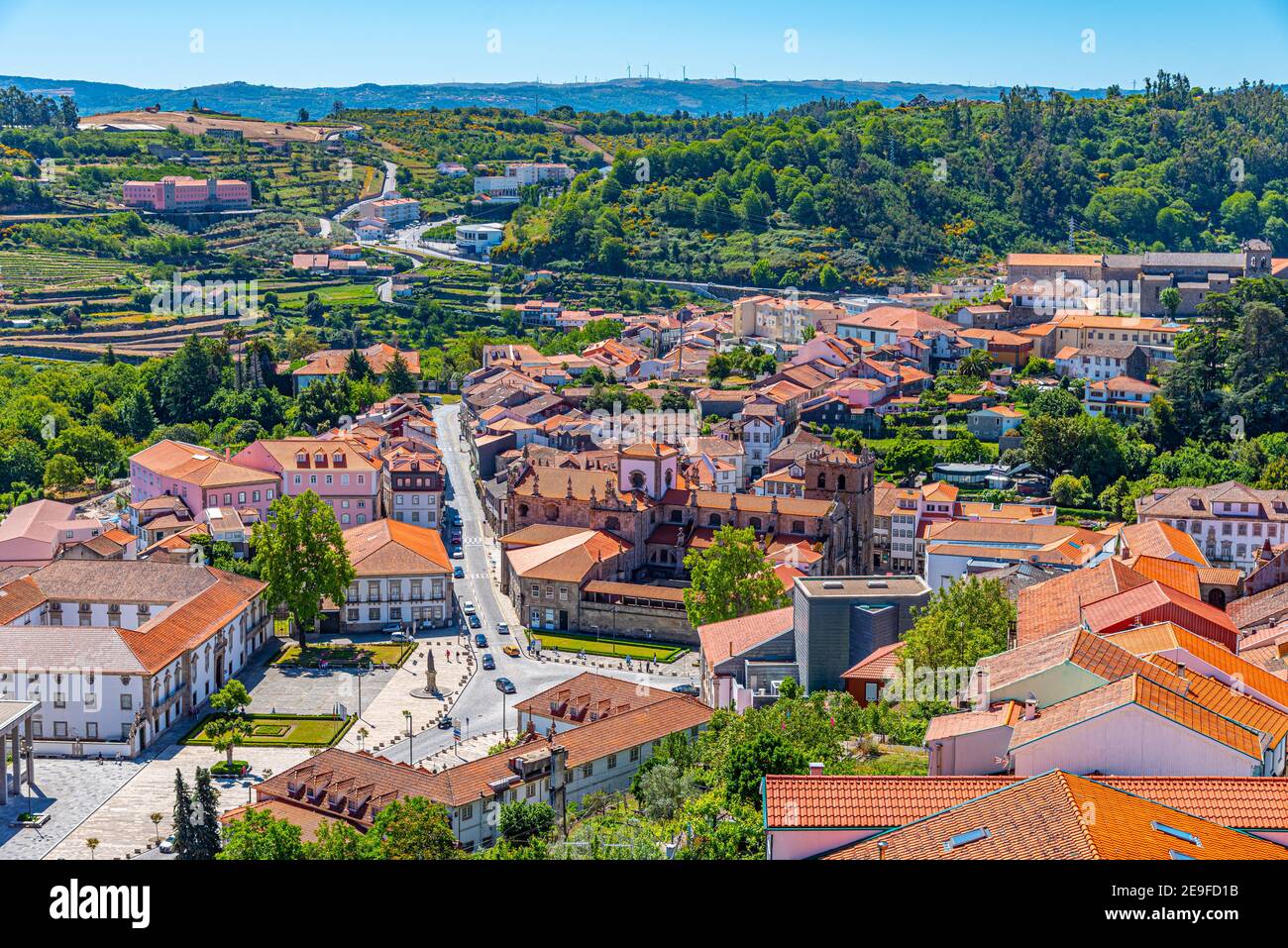Luftaufnahme des Zentrums von Lamego Stadt in Portugal Stockfoto