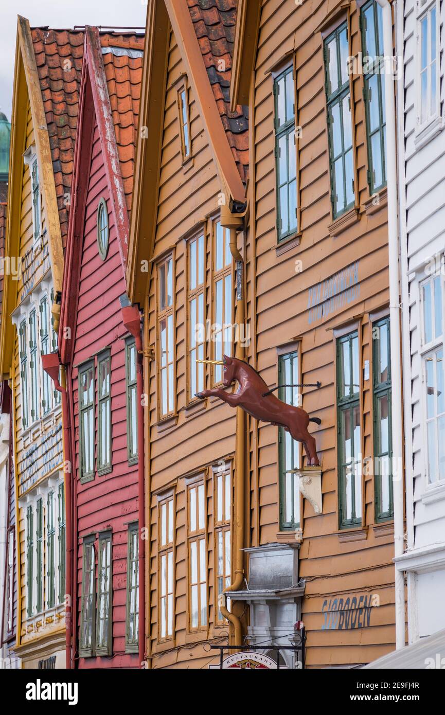 Die historischen Holzbauten von Bryggen, Bergen, Norwegen. Stockfoto