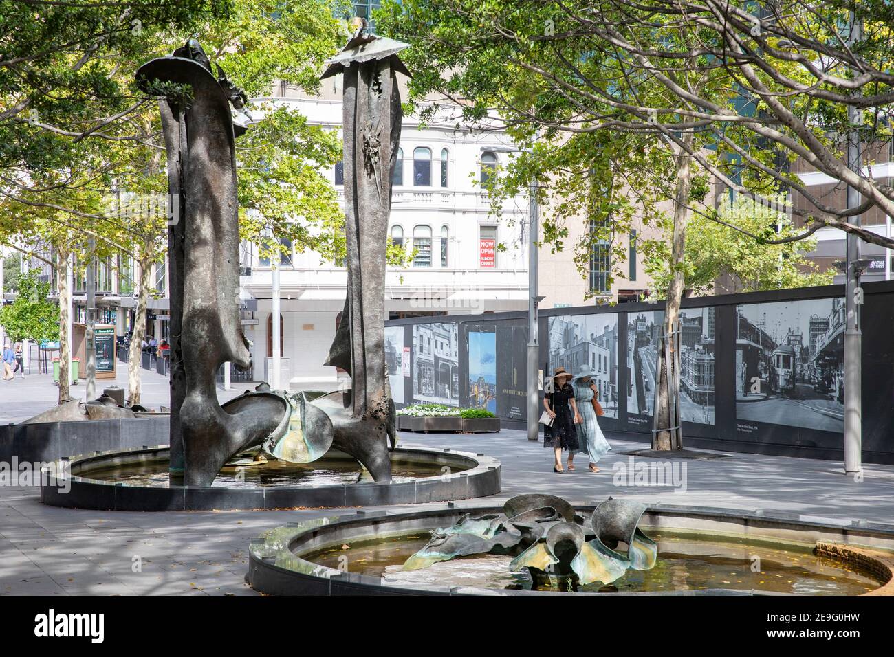 Tank Stream Bronze Brunnen Skulptur in Herald Square Circular Quay, Sydney Stadtzentrum, NSW, Australien Stockfoto