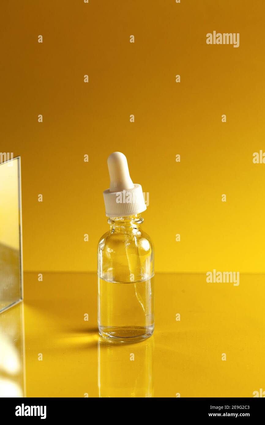 Vitamin C Gesichtsöl, natürliche Feuchtigkeitscreme Stockfoto