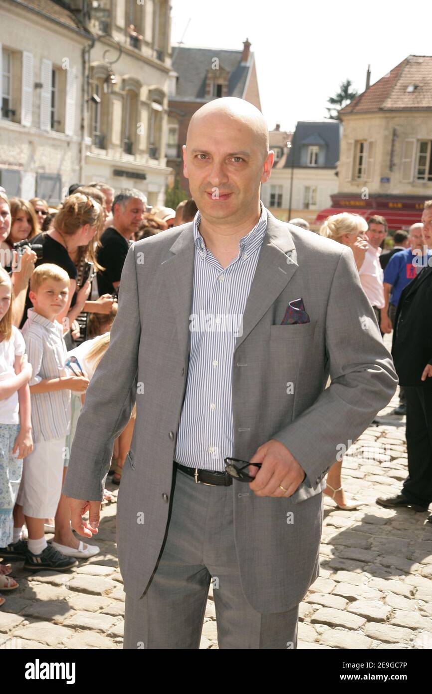 Xavier de Fontenay trifft am 1. Juli 2006 bei der Hochzeit der ehemaligen Miss Frankreich und Miss Europa Elodie Gossuin und Bertrand Lacherie in der Kirche Compiegne und im Rathaus von Trosly-Breuil in Nordfrankreich ein. Foto von Nebinger-Suu/ABACAPRESS.COM Stockfoto