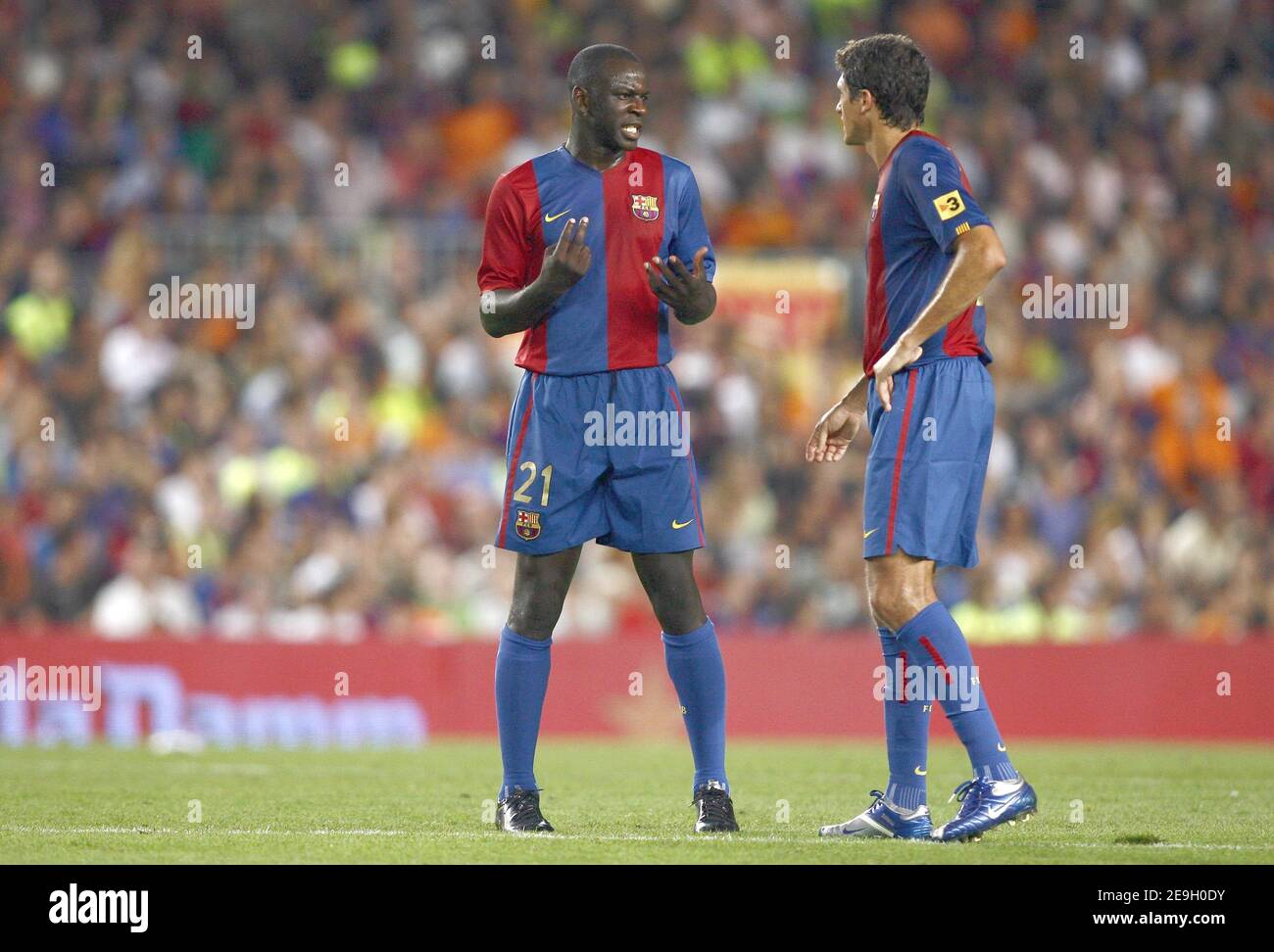 Der FC Barcelona gegen Bayern im Nou Camp in Barcelona, Spanien, am 22. August 2006, ist Lilian Thuram in Aktion während der Gamper Trophäe. Barcelona gewann 4-0. Foto von Christian Liewig/ABACAPRESS.COM Stockfoto