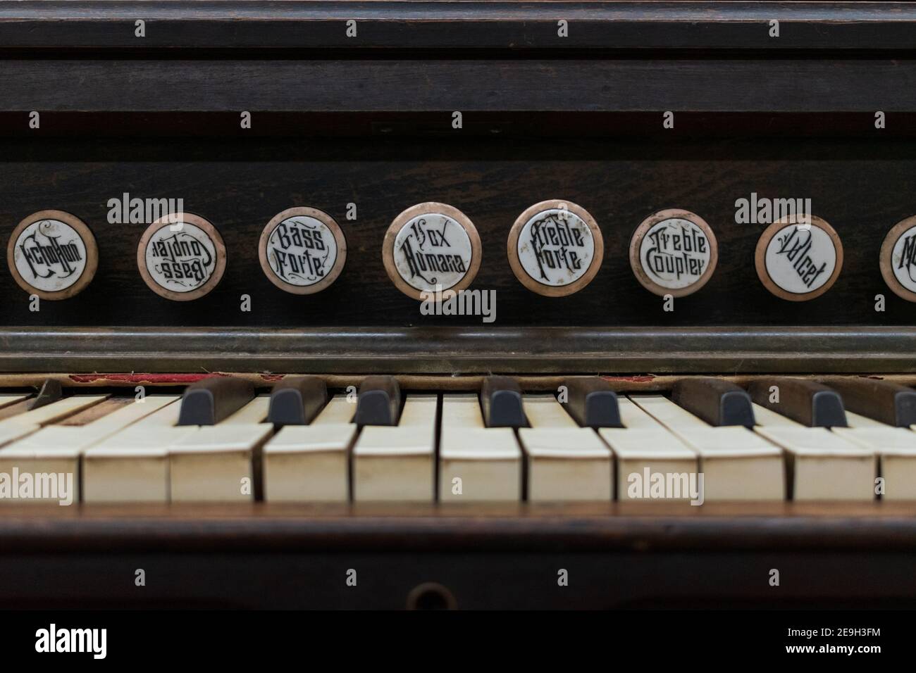 Saloon Piano Stockfotos Und Bilder Kaufen Alamy
