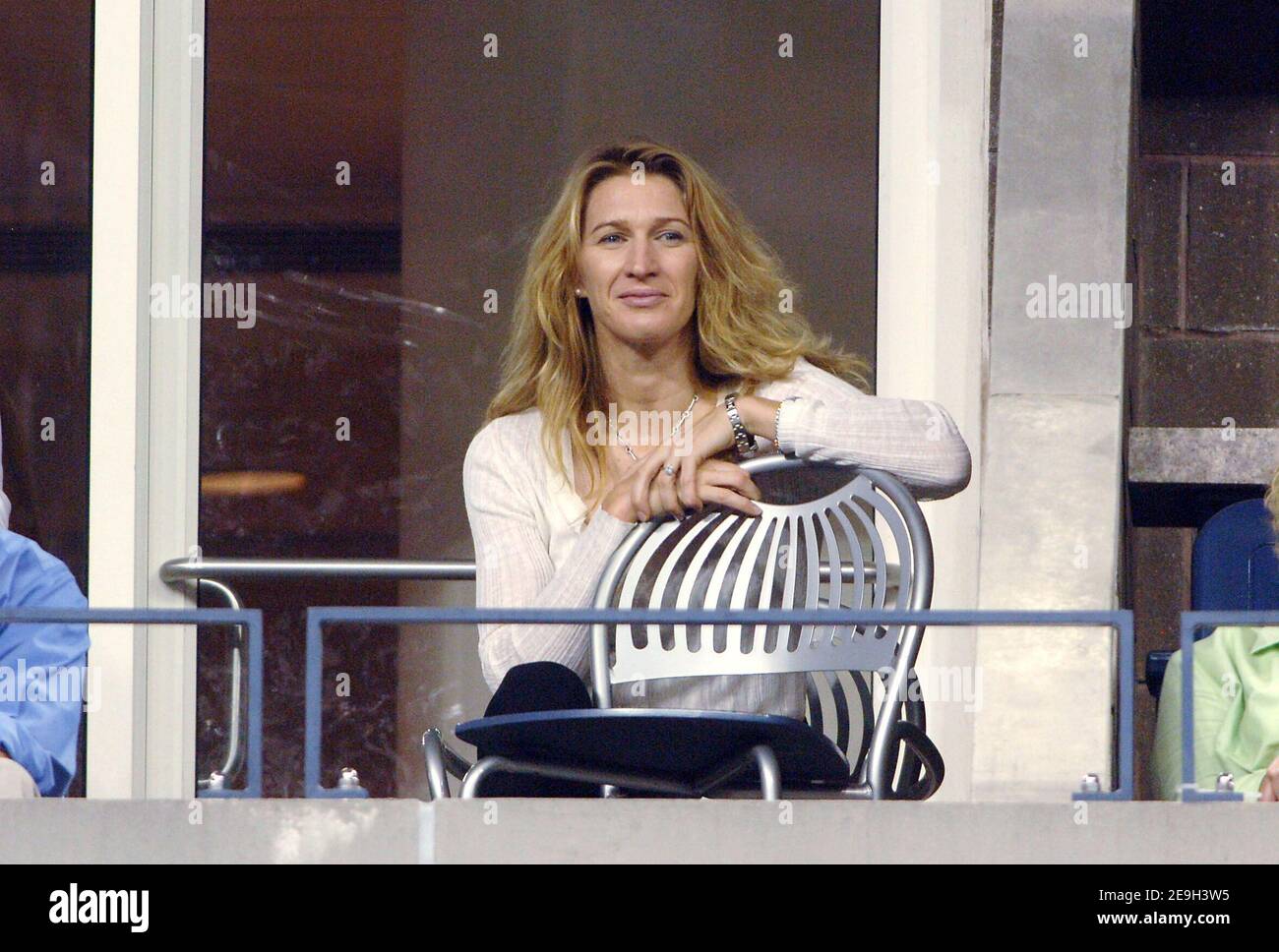 Der US-Amerikaner Andre Agassi besiegt den Rumänen Andrei Pavel in der Runde 1st der US Open 2006, die am 28. August 2006 in Flushing Meadow in New York City, NY, USA, stattfand. Der Spieler, der angekündigt hat, dass er nach diesem Turnier in den Ruhestand gehen wird, wurde von seiner Frau Steffi Graf und ihren beiden Kindern Jaden Gil und Jaz Elle unterstützt. Foto von Lionel Hahn/ABACAPRESS.COM Stockfoto