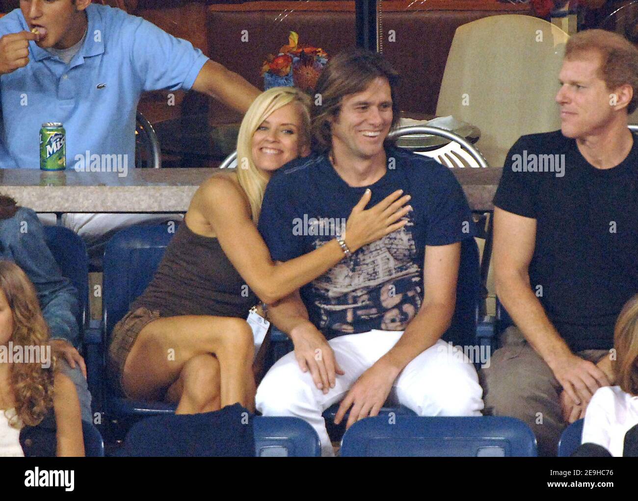 Jim Carrey und Jenny McCarthy nehmen am 2006 US Open Wome Finale Teil, das am 9. September 2006 in Flushing Meadow in New York City, NY, USA gespielt wurde. Foto von Lionel Hahn/Cameleon/ABACAPRESS.COM Stockfoto