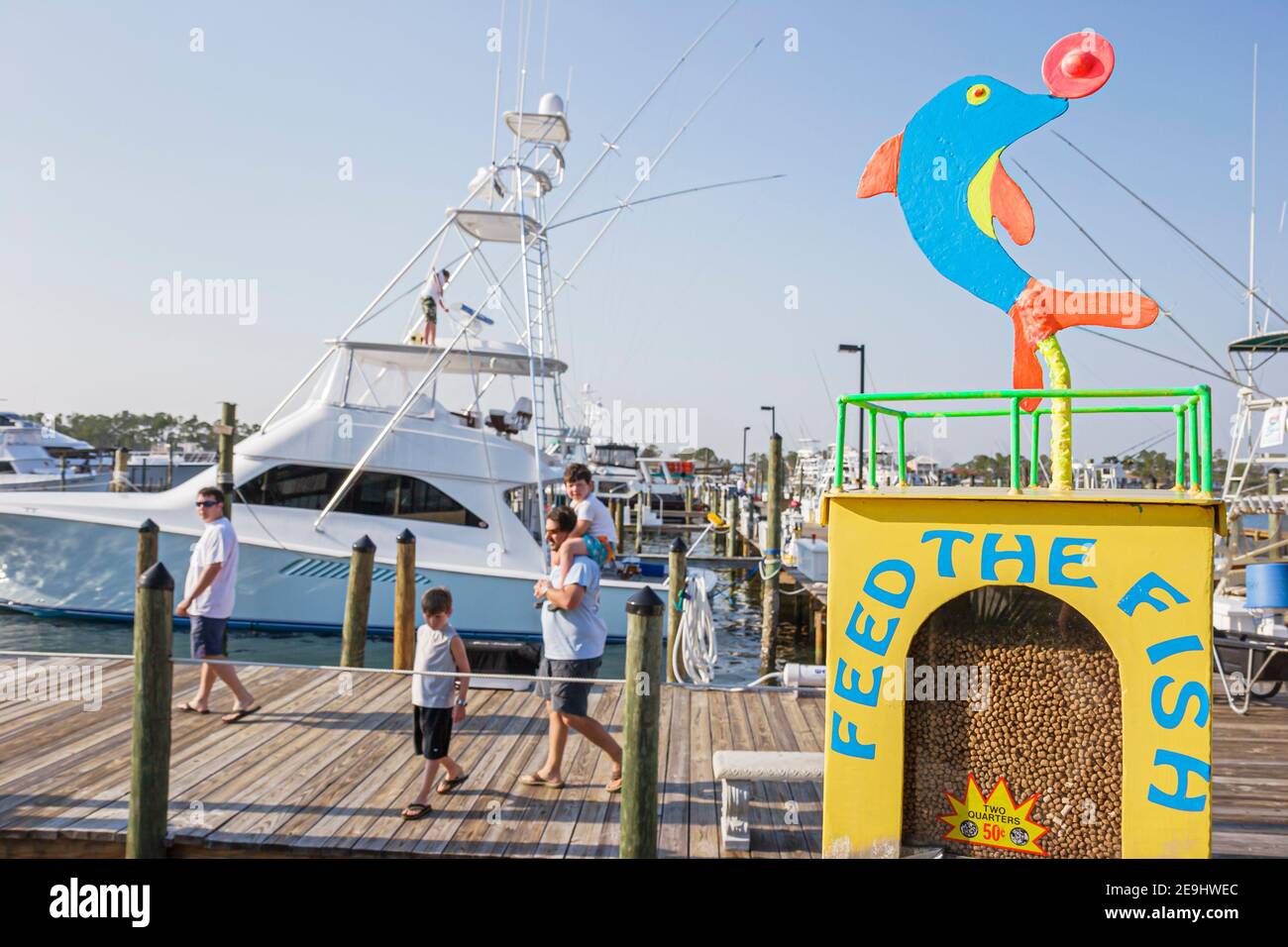 Alabama Orange Beach Zeke's Landing Fisch-Futterautomaten, Cotton Bayou Charter-Fischerboot, Stockfoto
