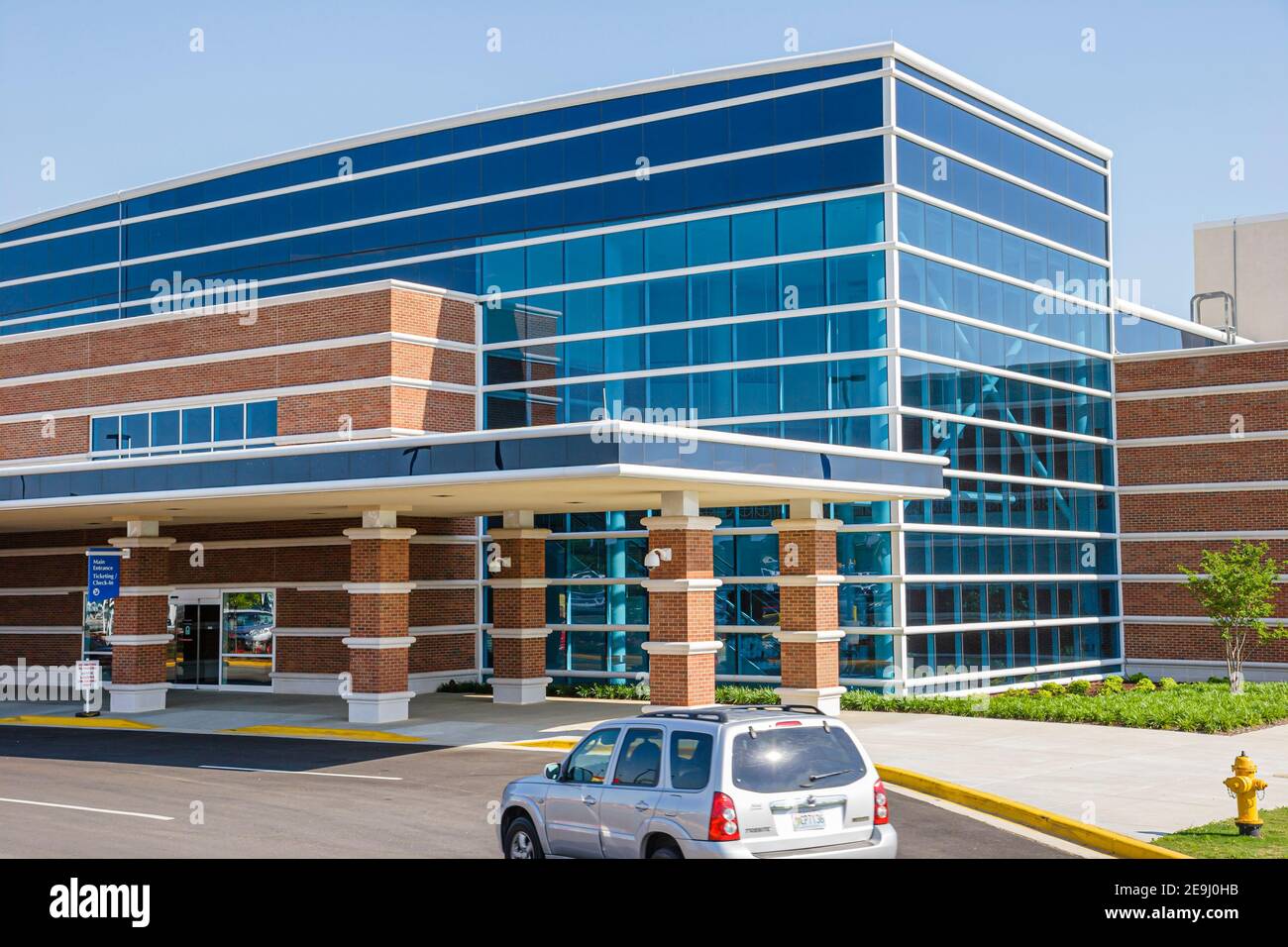 Alabama Montgomery Airport Front Entrance Terminal, Glasgebäude außen, Stockfoto