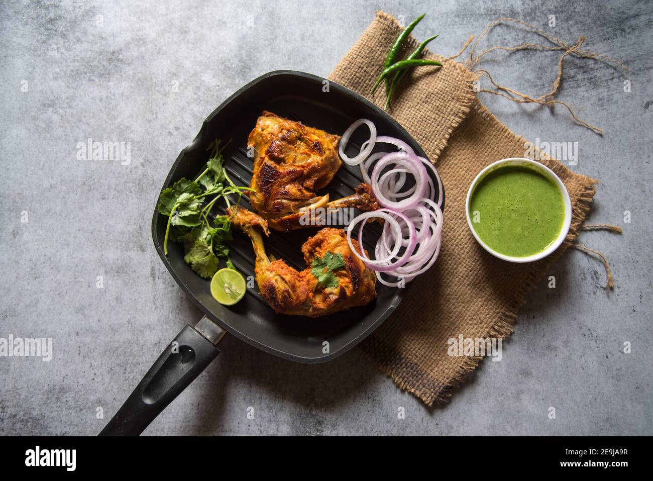 Würzige indische Snacks Delikatesse Huhn Tandoori. Stockfoto