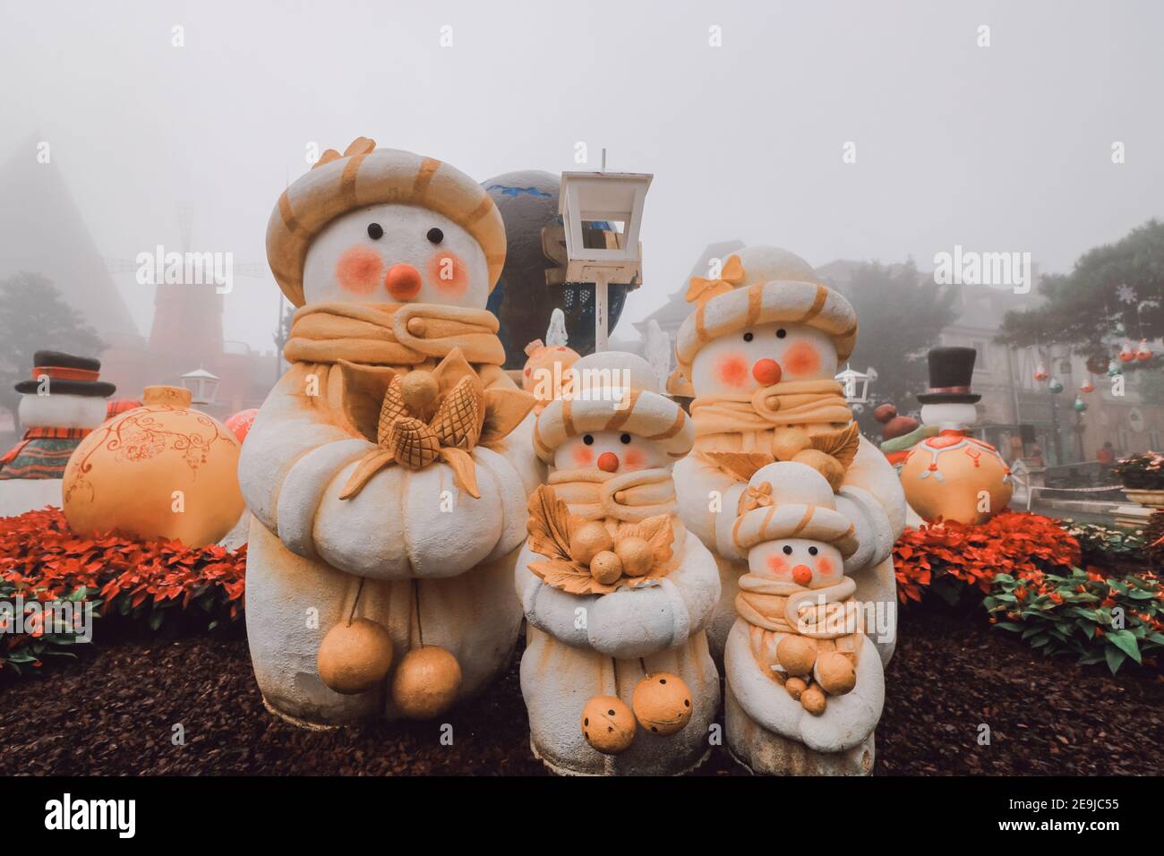 Schneemann-Figuren in Ba Na Hills, Da Nang, Vietnam Stockfoto