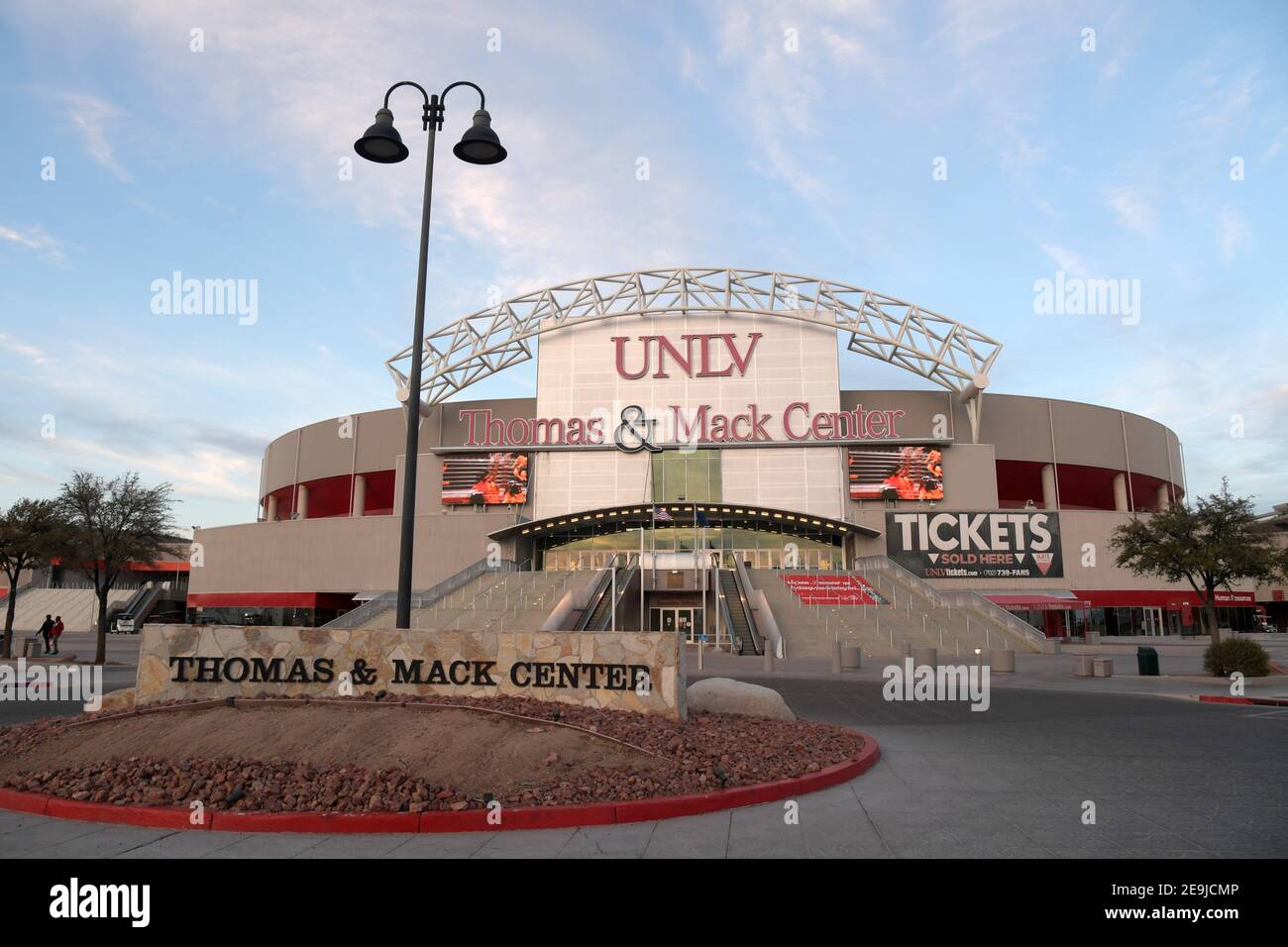 Ein allgemeiner Blick auf das Thomas & Mack Center auf dem Campus der University of Nevada Las Vegas, Mittwoch, 3. Februar 2021, in Las Vegas. Die Arena ist das ho Stockfoto