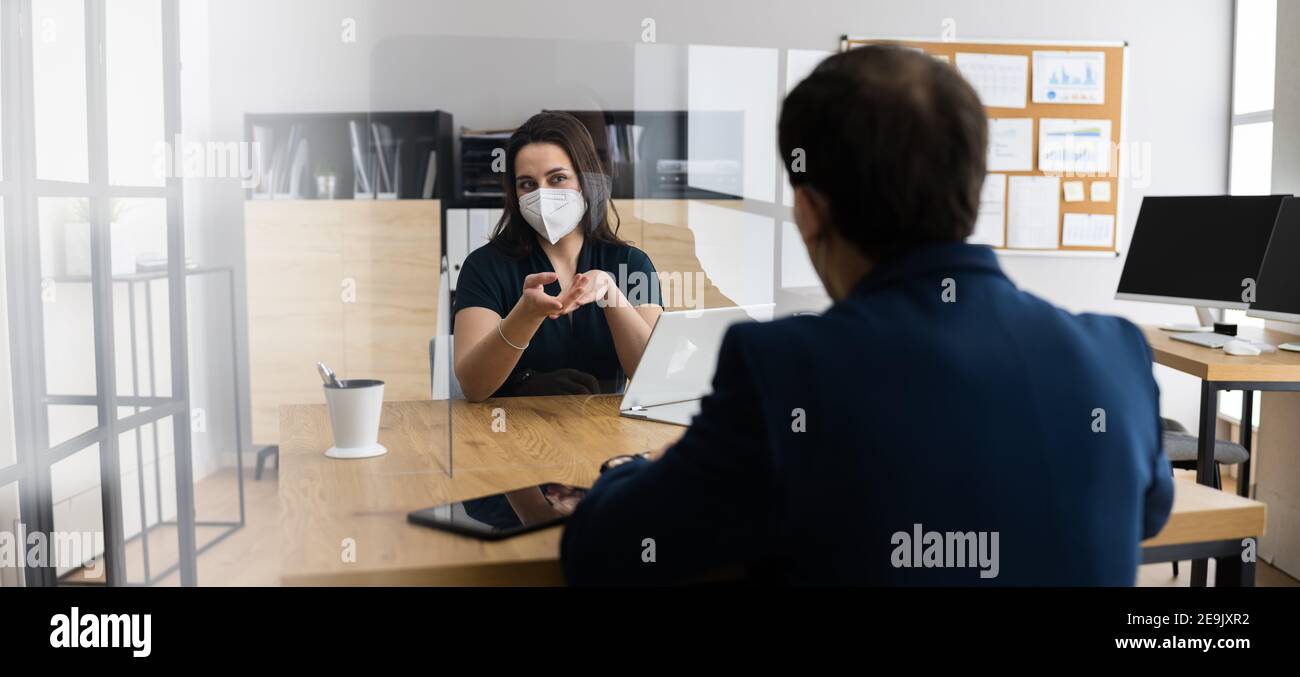 Business Consultant Und Versicherung Treffen Mit Niesen Guard Stockfoto