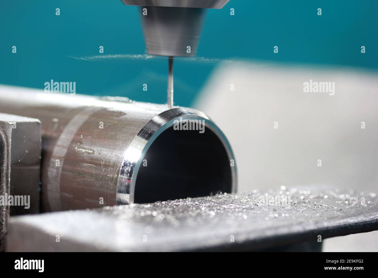 High-Tech-CNC-Drehmaschine Metall Schneiden Stockfoto