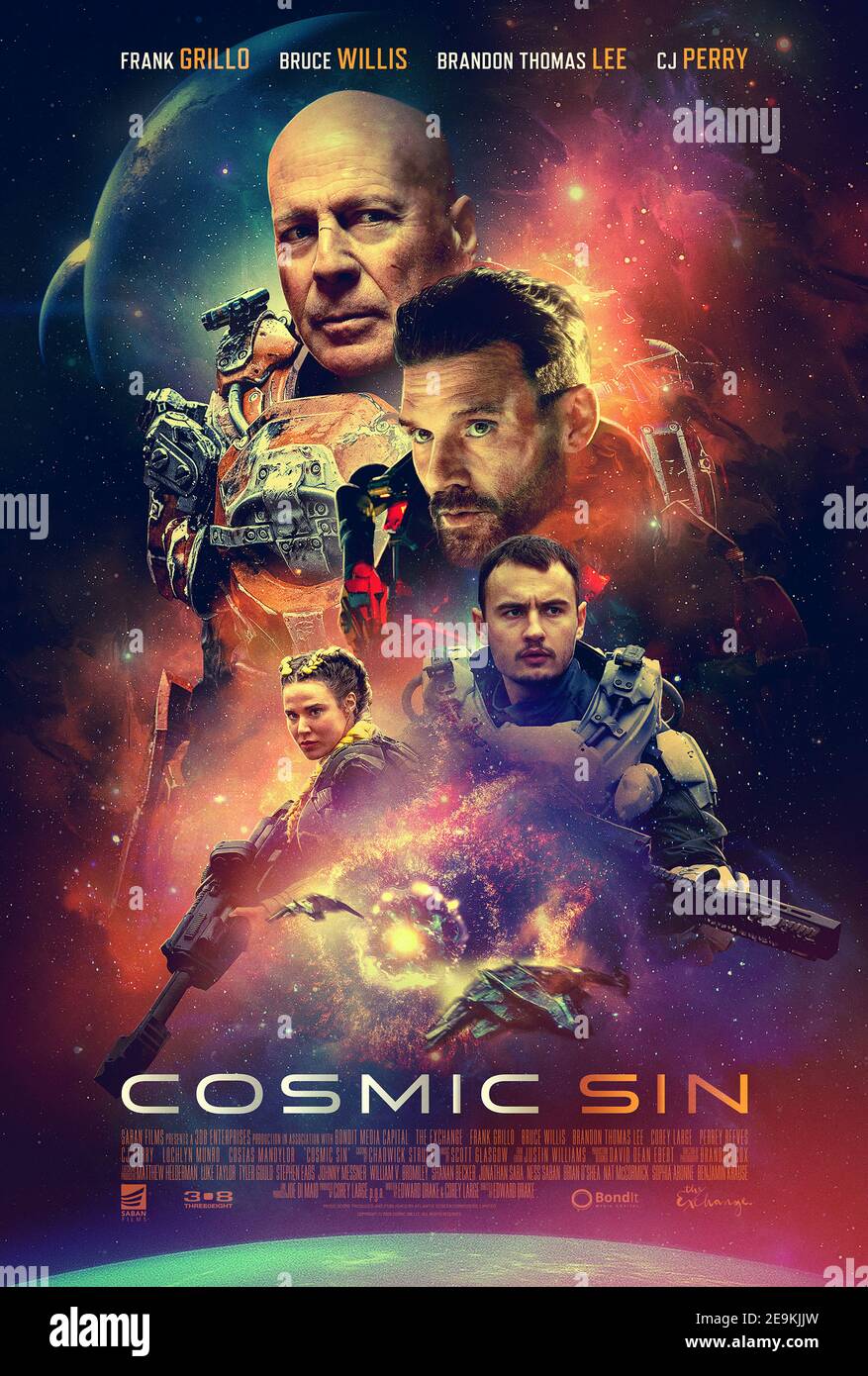 Cosmic Sin (2021) unter der Regie von Edward Drake mit Frank Grillo, Bruce Willis und Brandon Thomas Lee. Sieben Schurken-Soldaten starten einen Präventivschlag gegen eine neu entdeckte außerirdische Zivilisation in der Hoffnung, einen interstellaren Krieg zu beenden, bevor er beginnt. Stockfoto