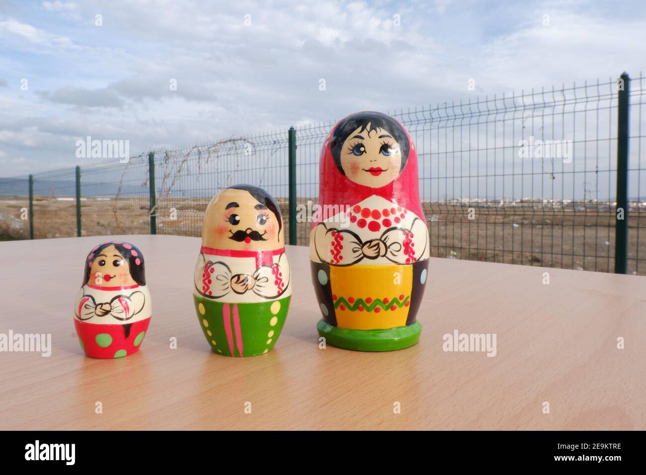 Traditionelle Matroschka Puppe Familie Im Freien Stockfoto