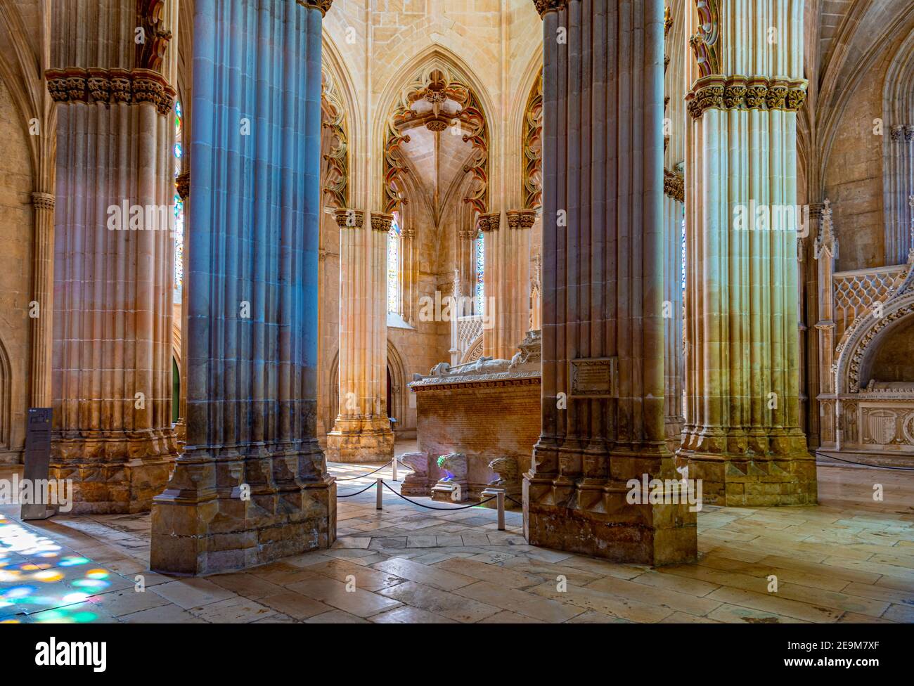 BATALHA, PORTUGAL, 28. MAI 2019: Grab des Königs Johann I. im Kloster Batalha, Portugal Stockfoto