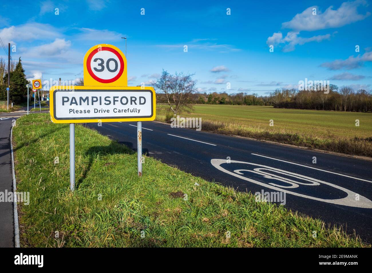 Pampisford Village Sign - Pampisford ist ein Dorf im Süden Cambridgeshire in der Nähe von Sawston Stockfoto
