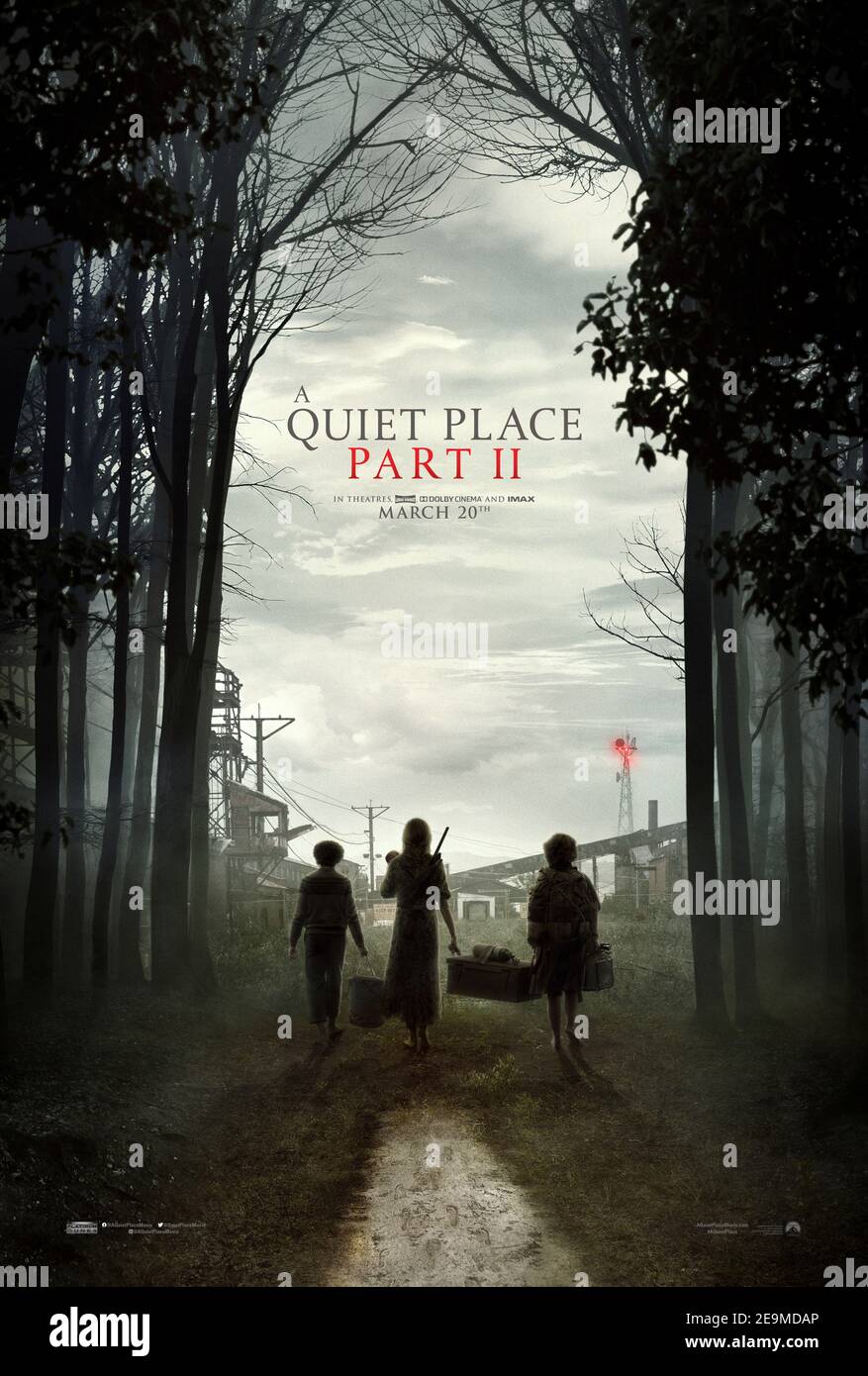 A Quiet Place Part II (2020) Regie: John Krasinski mit Emily Blunt, Millicent Simmonds und Cillian Murphy. Fortsetzung wo die Familie Abbott gezwungen sind, die Sicherheit der Farm zu verlassen und ins Unbekannte zu wagen. Stockfoto