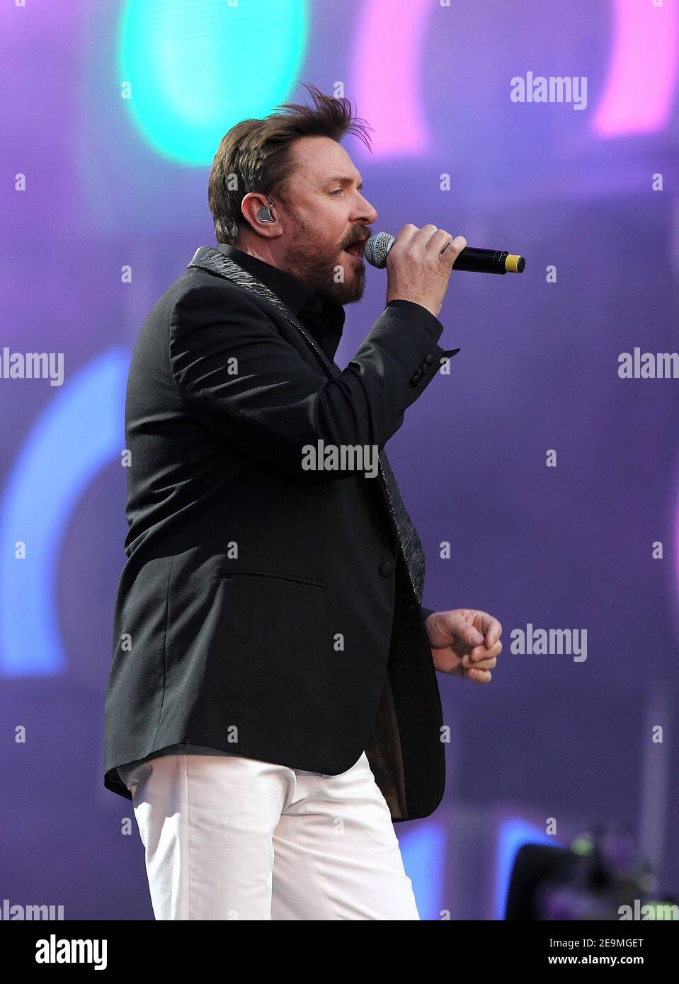Twickenham, Großbritannien. 1.. Juni 2013. Simon Le Bon von Duran Duran spielt auf der Bühne beim Sound of Change Live Konzert im Chime for Change im Twickenham Stadium in Twickenham. Kredit: S.A.M./Alamy KREDIT: S.A.M./Alamy Stockfoto