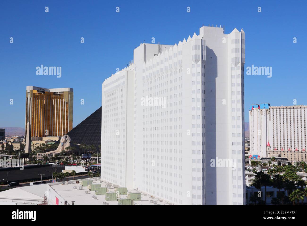LAS VEGAS, USA - 14. APRIL 2014: Tropicana Resort in Las Vegas. Es verfügt über 1.467 Zimmer mit Hilton DoubleTree Marke. Stockfoto