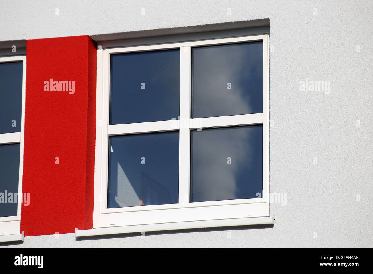 Neues weißes Fenster mit untin Bars Stockfoto
