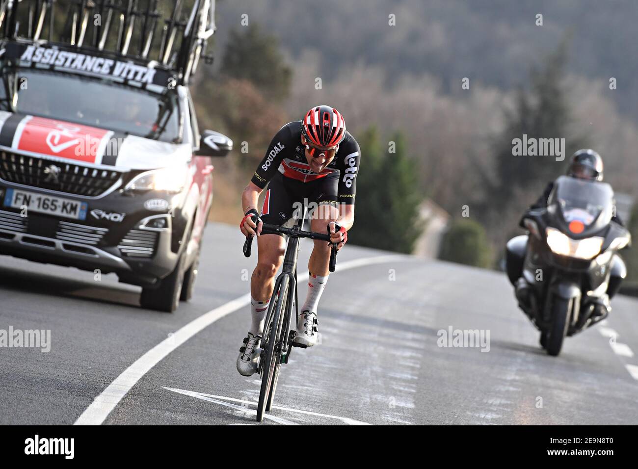 Der Belgier Tim Wellens von Lotto Soudal im Einsatz bei der dritten Etappe des fünftägigen Radrennens Etoile de Bessege, von Bessege nach Bessege Stockfoto