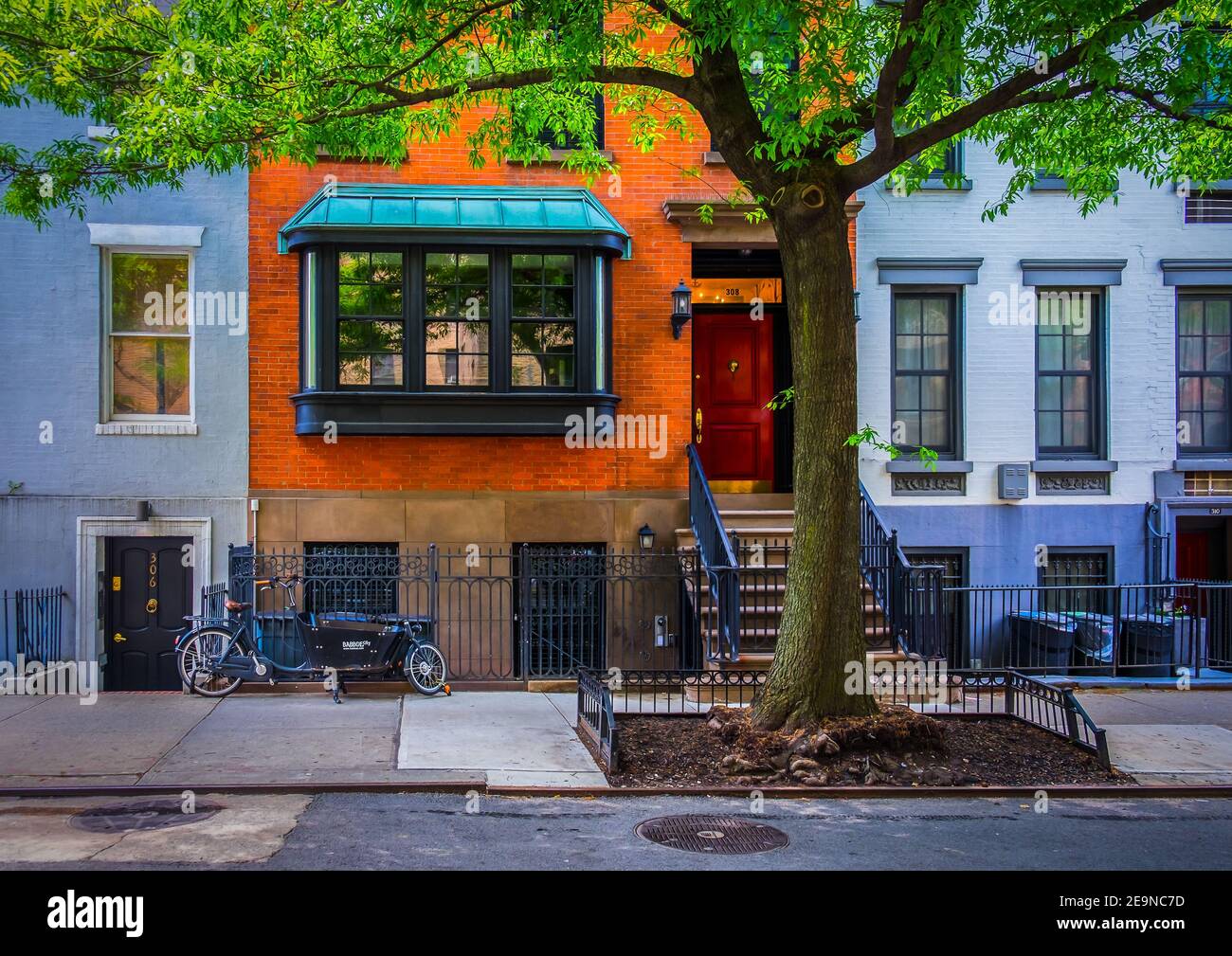 New York City, USA, Mai 2019, Blick auf das Erdgeschoss einiger Gebäude im Viertel Chelsea Stockfoto