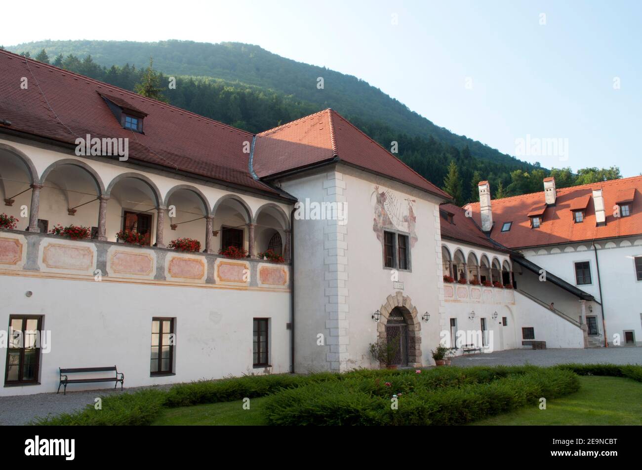 Kartause, Kartause aus dem 14th. Jahrhundert in Gaming bei Scheibbs, Niederösterreich, Österreich (Juni 2012) Stockfoto