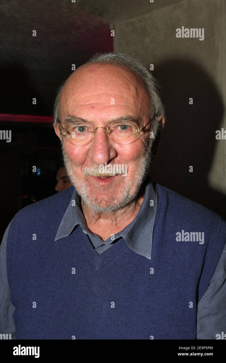 Jean-Pierre Marielle nimmt am 6. November 2006 an der Launch Party des weltweit größten Panasonic-TV-Plasmas (103 Zoll) im Club L'Etoile in Paris, Frankreich, Teil. Foto von Benoit Pinguet/ABACAPRESS.COM Stockfoto