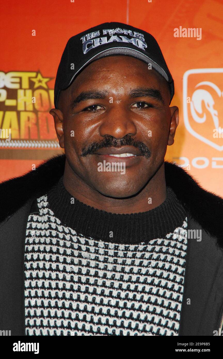 Evander Holyfield nimmt an den 2006 BET Hip Hop Awards Teil, die am Sonntag, 12. November 2006 im Fox Theatre in Atlanta, GA, USA, stattfinden. Foto von Gregorio Binuya/ABACAPRESS.COM Stockfoto