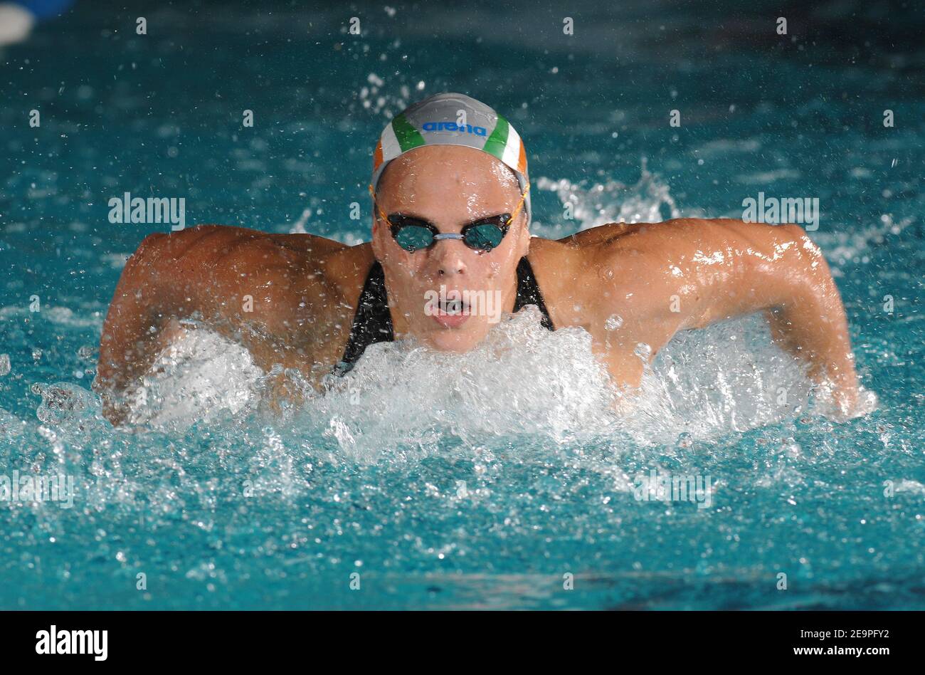 Die französische Laure Manaudou tritt am 02. Dezember 2006 auf dem 400-m-Medley der Frauen auf dem französischen Meisterschaftskurzkurs in Istres, Südfrankreich, auf. Foto von Stephane Kempinaire/Cameleon/ABACAPRESS.COM Stockfoto