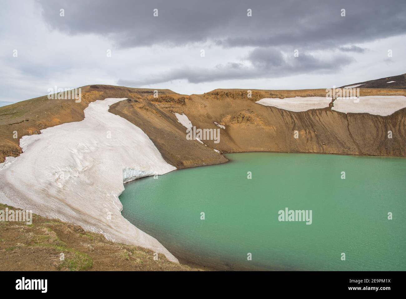 Viti Krater mit See in Krafla Vulkan in Nordisland Stockfoto