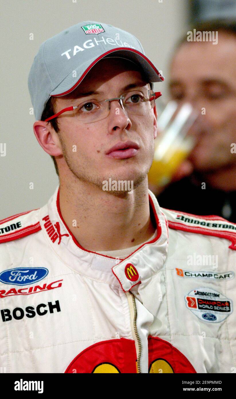 Der französische Fahrer Sebastien Bourdais wurde während des "Race of Champions" am 16. Dezember 2006 im Stade de France in Saint-Denis bei Paris fotografiert. Foto von Nicolas Khayat/Cameleon/ABACAPRESS.COM Stockfoto