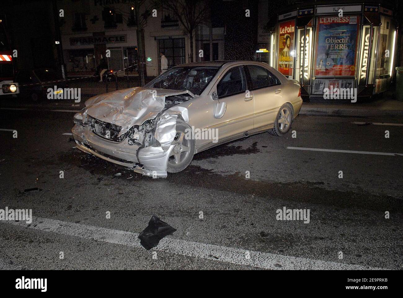 Vier junge Menschen bei einem Autounfall in Paris getötet Stockfoto