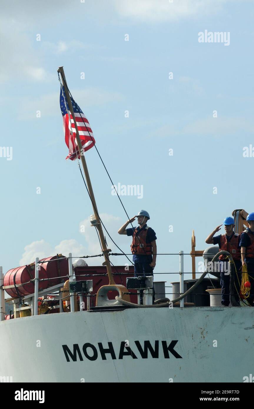 MSST Boston begrüßt zwei Küstenwache Cutter, führt Training auf Guantanamo Bay 110709 Stockfoto
