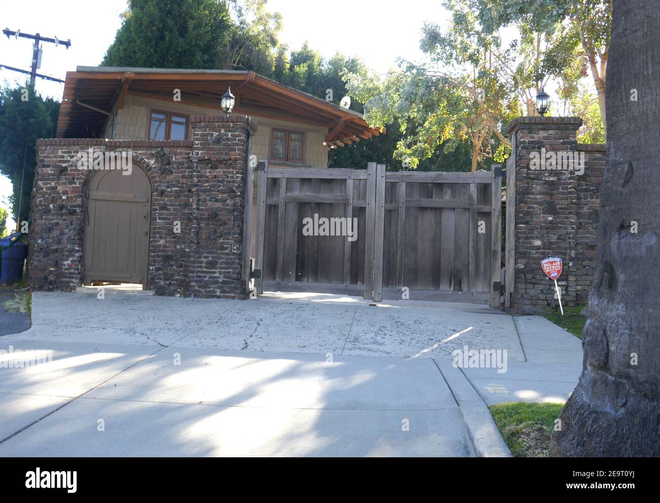 Beverly Hills, California, USA 5th. Februar 2021 EIN allgemeiner Blick auf die Atmosphäre von Zuhause am Benedict Canyon Drive am 5. Februar 2021 in Beverly Hills, Kalifornien, USA. Foto von Barry King/Alamy Stockfoto Stockfoto