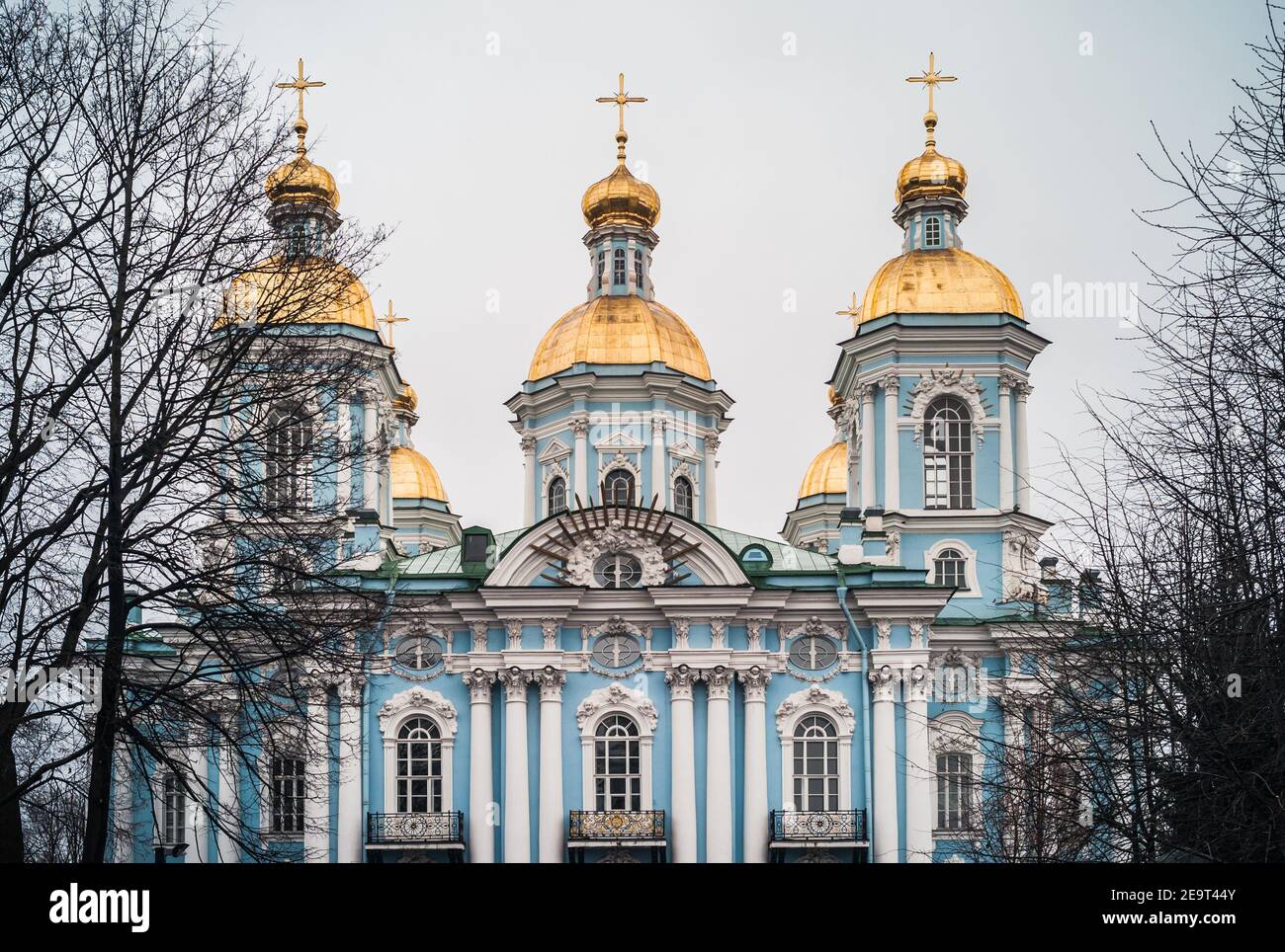 Saint Nicholas Navy Cathedral, eine blau barocke orthodoxe Kirche in St. Petersburg, Russland Stockfoto