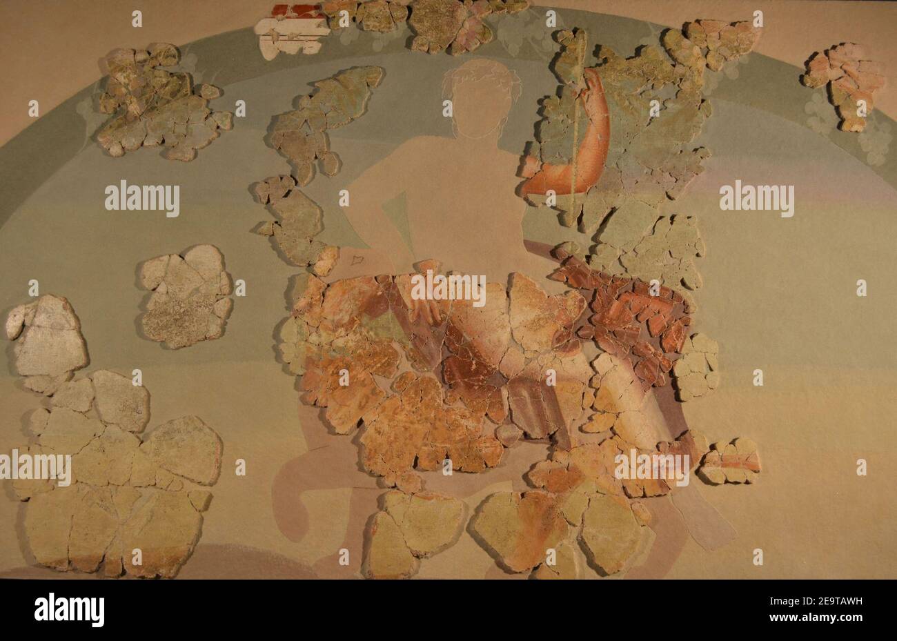 Muurschildering in beschilderd pleister met voorstelling van Dionysos-Bacchus zitend op een panter, 150 tot 250 NC, vindplaats- Tongeren, Kielenstraat, 2006, koer, muur B, Stockfoto