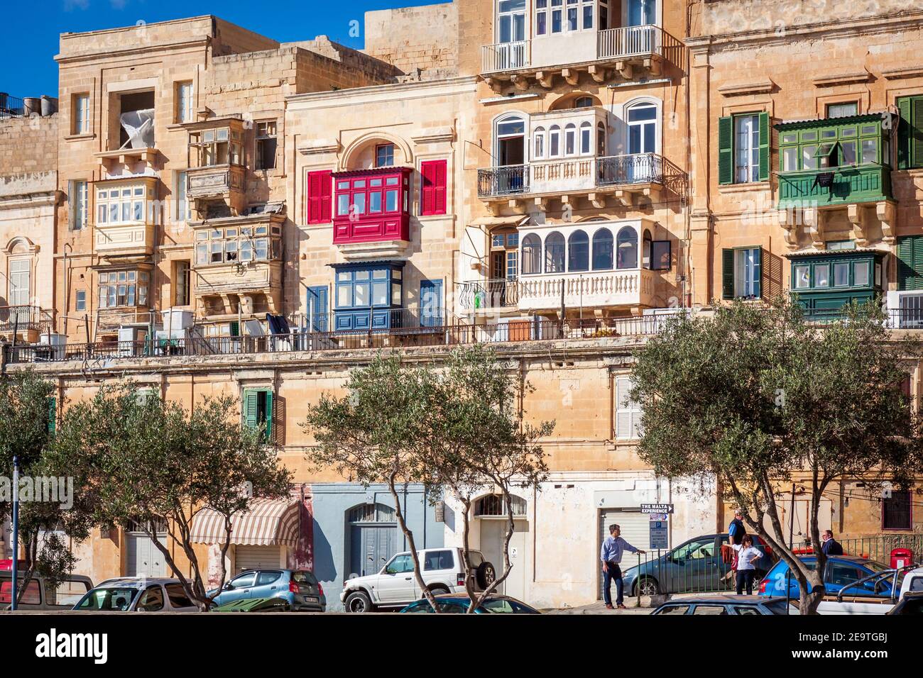 maltesische typische Balkone, typischer Blick auf valletta, malta Stockfoto