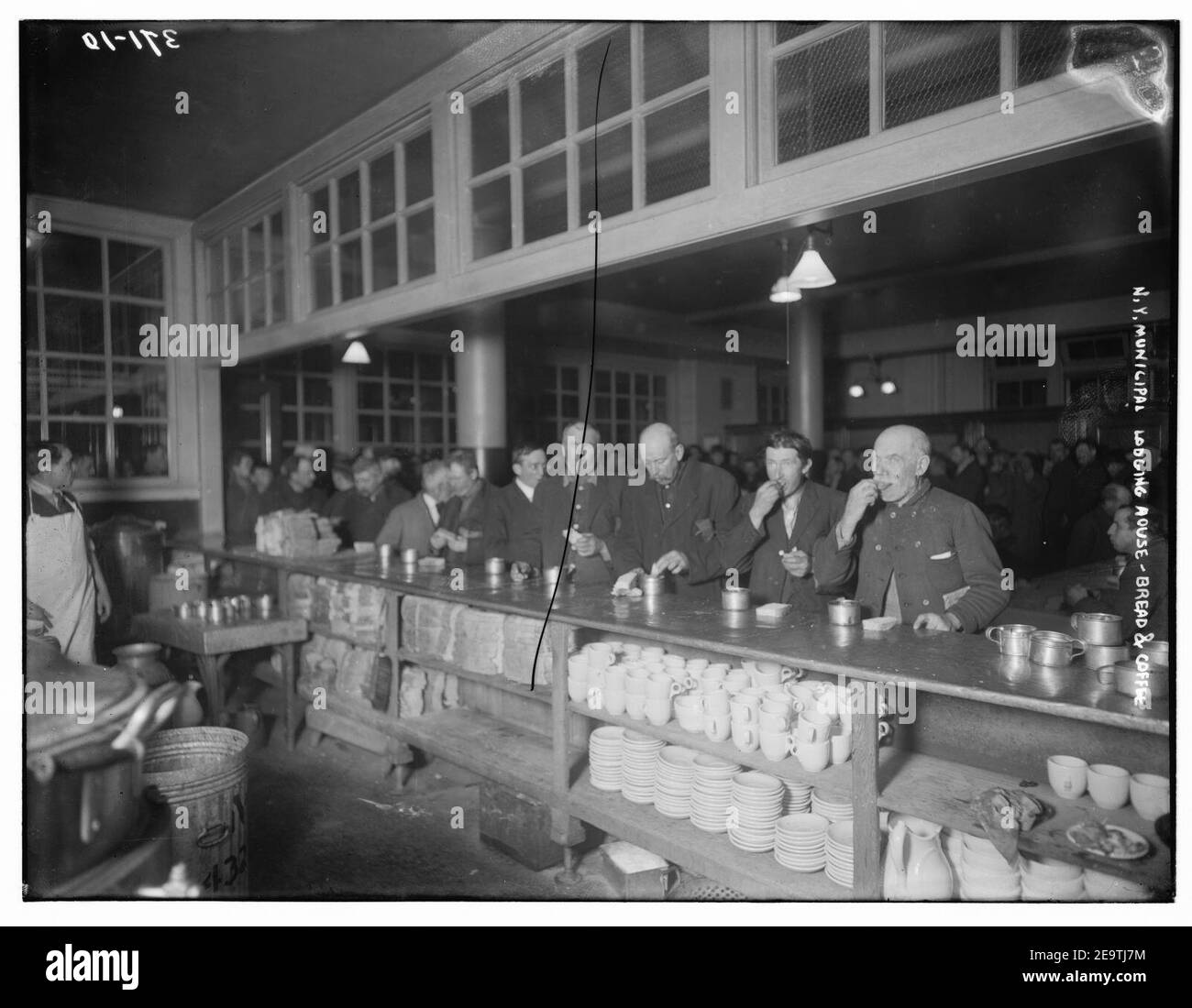 N.Y. Municipal Lodging House - Brot und Kaffee Stockfoto