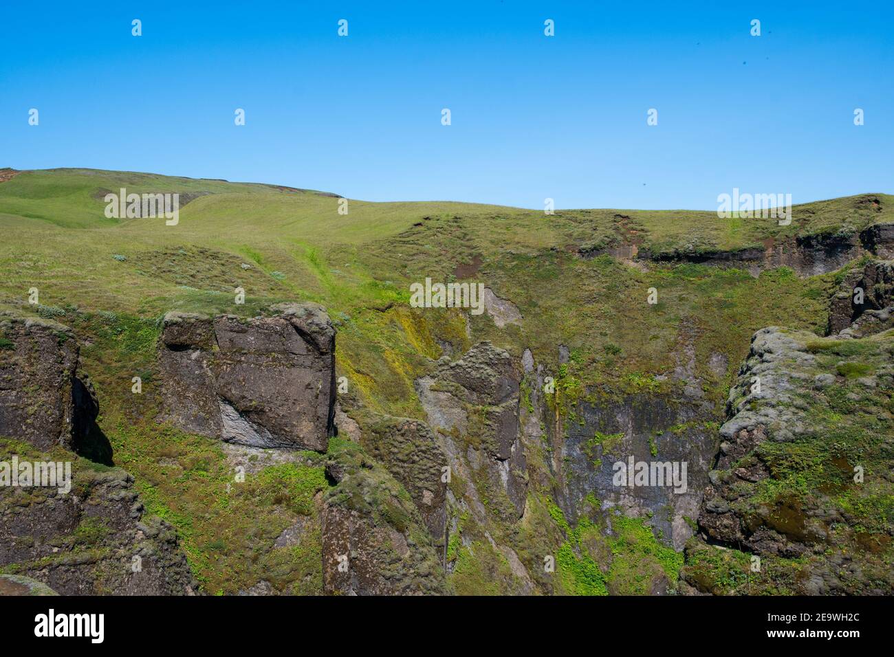 Fjadrargljufur Canyon in Süd-Island an einem sonnigen Sommertag Stockfoto